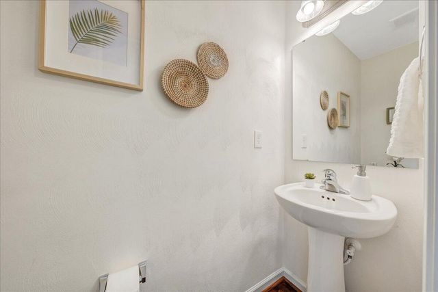 427 Cambridge Court RD, Vinton, VA 24179