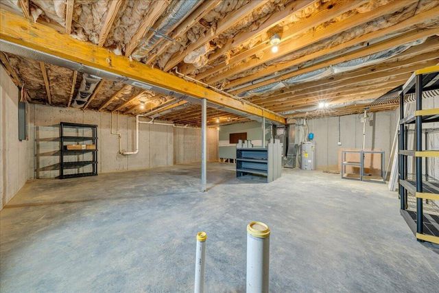 427 Cambridge Court RD, Vinton, VA 24179