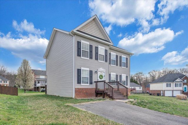 427 Cambridge Court RD, Vinton, VA 24179