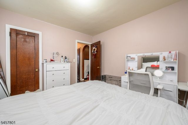 25 Broad Ter, Bloomfield Twp., NJ 07003