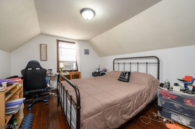 25 Broad Ter, Bloomfield Twp., NJ 07003