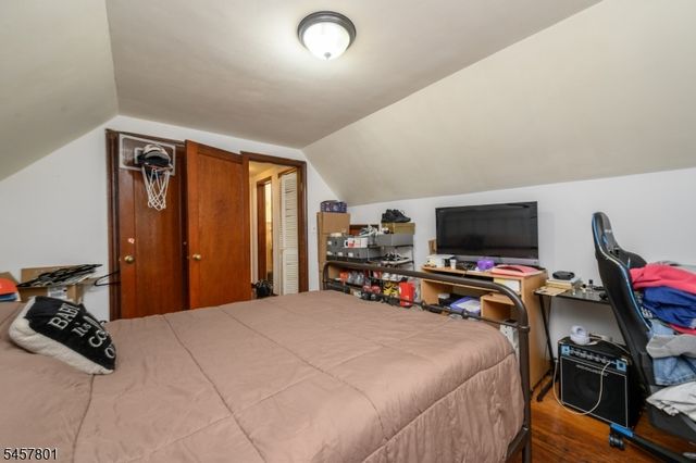 25 Broad Ter, Bloomfield Twp., NJ 07003