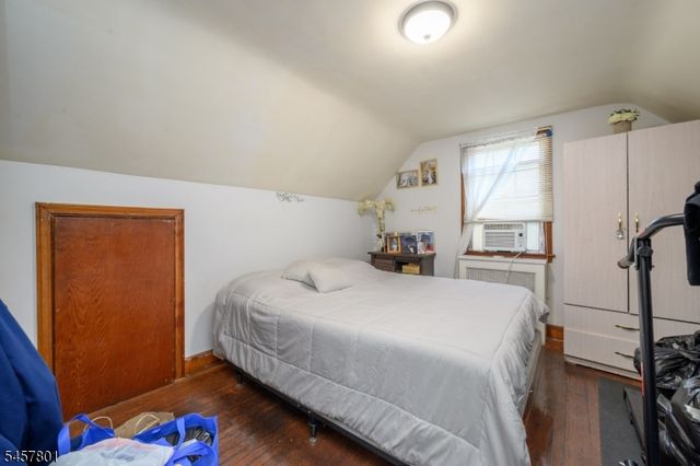 25 Broad Ter, Bloomfield Twp., NJ 07003