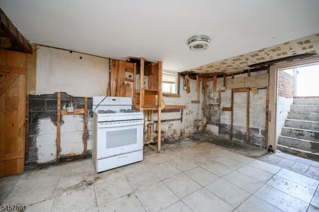 25 Broad Ter, Bloomfield Twp., NJ 07003