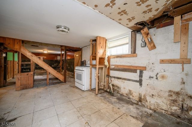 25 Broad Ter, Bloomfield Twp., NJ 07003
