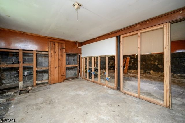 25 Broad Ter, Bloomfield Twp., NJ 07003
