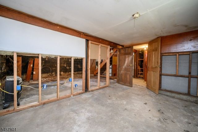 25 Broad Ter, Bloomfield Twp., NJ 07003