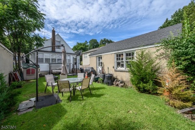 25 Broad Ter, Bloomfield Twp., NJ 07003