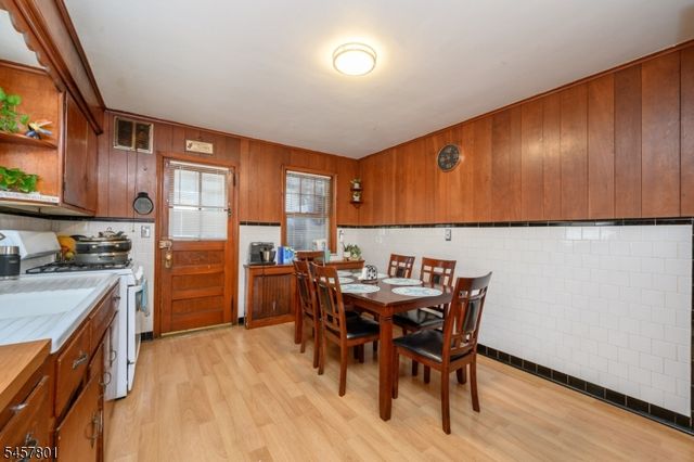 25 Broad Ter, Bloomfield Twp., NJ 07003