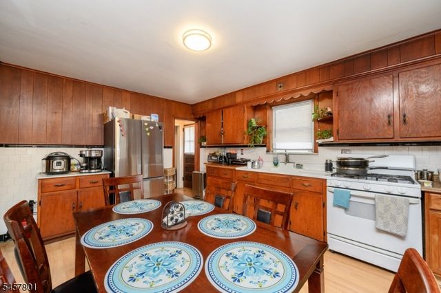 25 Broad Ter, Bloomfield Twp., NJ 07003