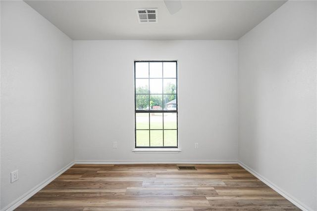 1532 E Twin Brook Terrace, Mustang, OK 73064