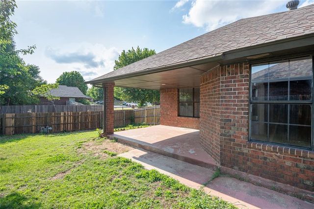 1532 E Twin Brook Terrace, Mustang, OK 73064
