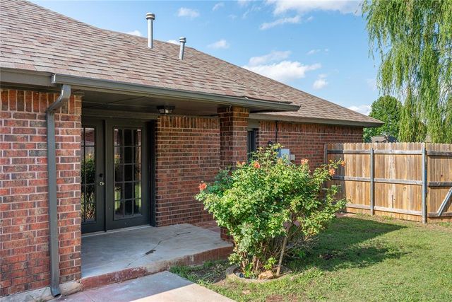 1532 E Twin Brook Terrace, Mustang, OK 73064