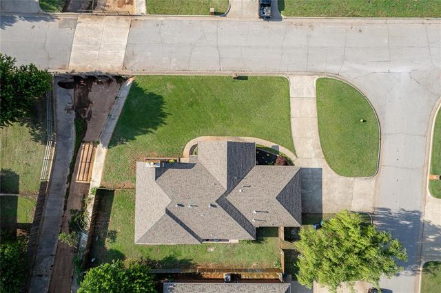 1532 E Twin Brook Terrace, Mustang, OK 73064