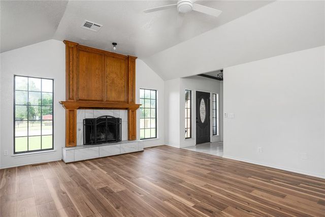 1532 E Twin Brook Terrace, Mustang, OK 73064
