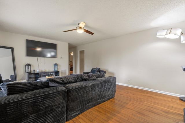 2108 Hobson Ave, Hot Springs, AR 71913