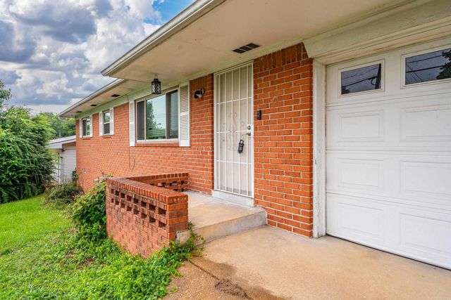 2108 Hobson Ave, Hot Springs, AR 71913