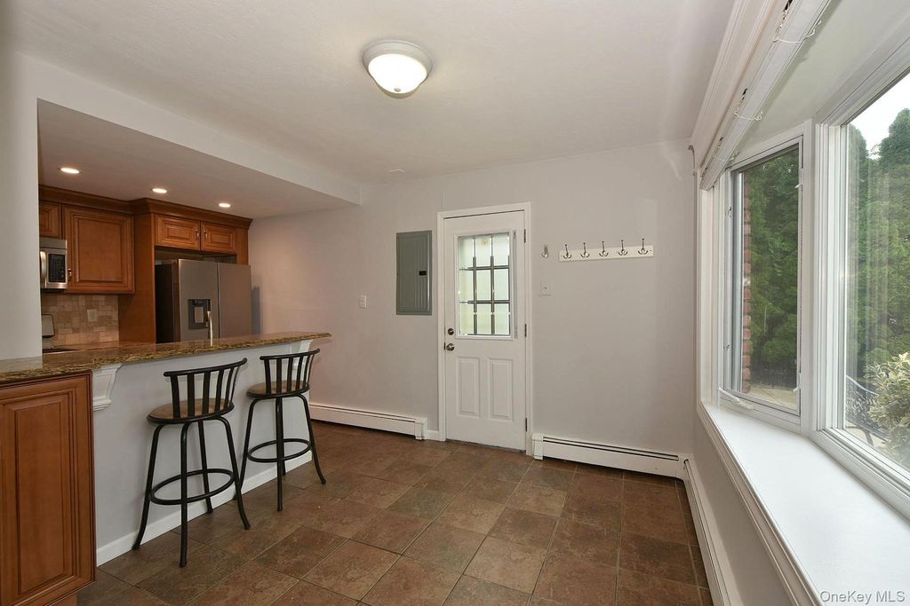 7 Swan Lane, Levittown, NY 11756 — photo 5