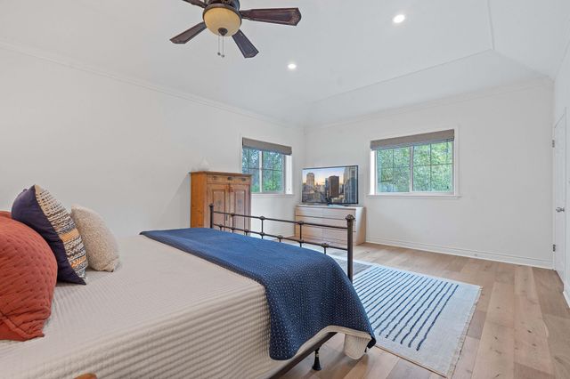 27030 Masters Pkwy, Spicewood, TX 78669