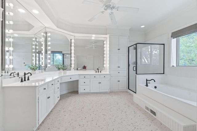 27030 Masters Pkwy, Spicewood, TX 78669