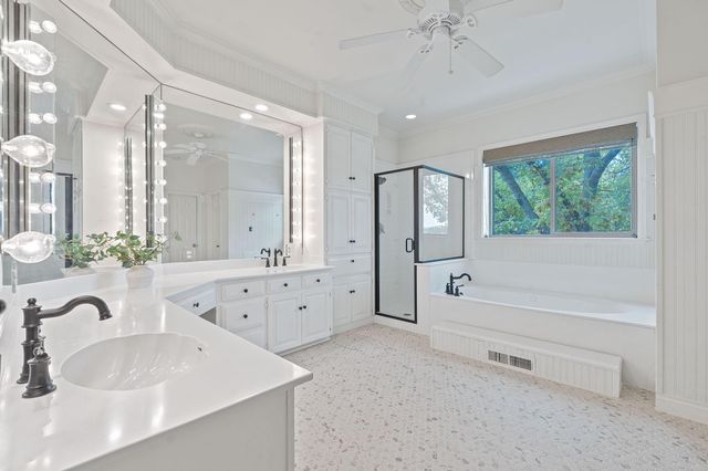 27030 Masters Pkwy, Spicewood, TX 78669