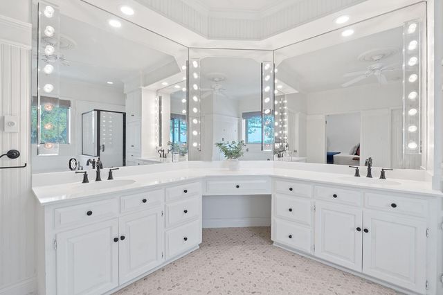 27030 Masters Pkwy, Spicewood, TX 78669