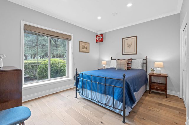 27030 Masters Pkwy, Spicewood, TX 78669