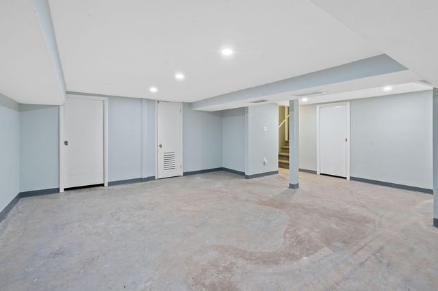 27030 Masters Pkwy, Spicewood, TX 78669