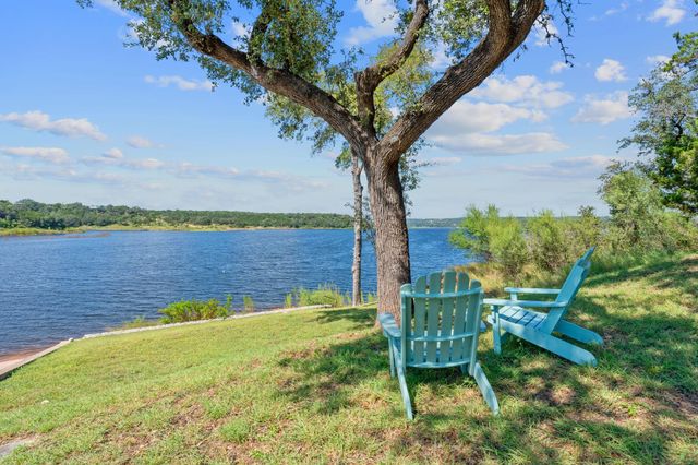 27030 Masters Pkwy, Spicewood, TX 78669