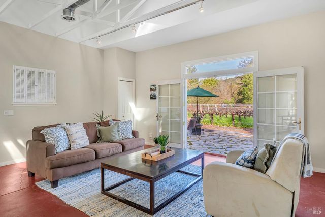 8854 Egg Farm Ln, Kenwood, CA 95452