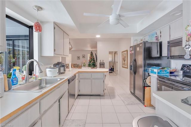 2908 9th TER, Cape Coral, FL 33993