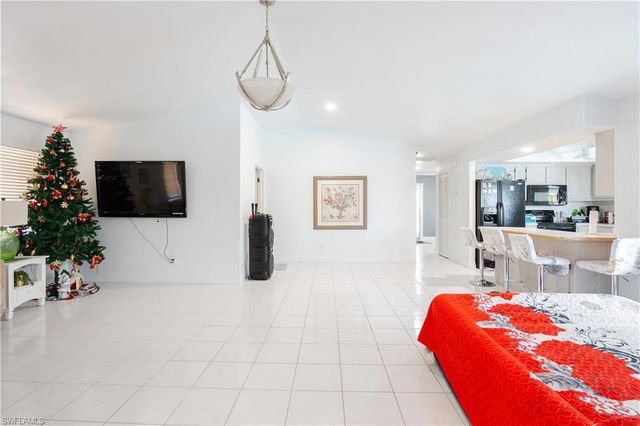 2908 9th TER, Cape Coral, FL 33993