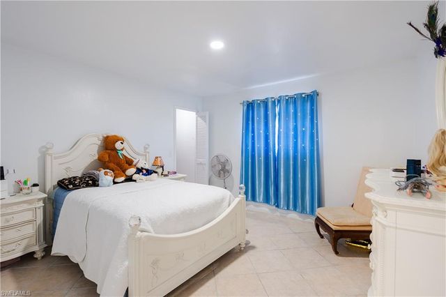 2908 9th TER, Cape Coral, FL 33993
