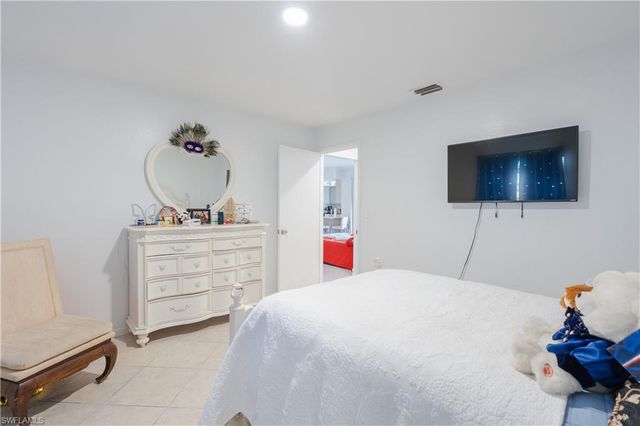 2908 9th TER, Cape Coral, FL 33993