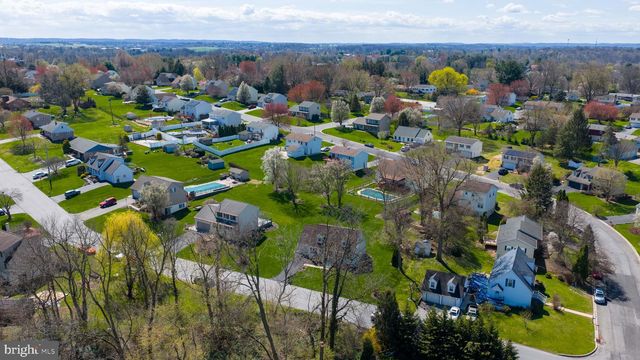 142 HOSTETTER LN, Lancaster, PA 17602