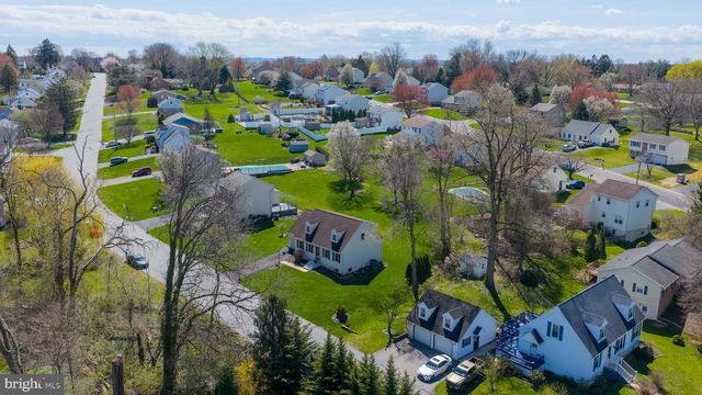 142 HOSTETTER LN, Lancaster, PA 17602