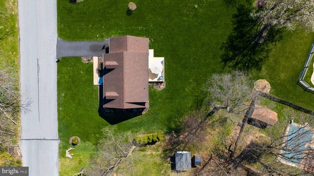 142 HOSTETTER LN, Lancaster, PA 17602