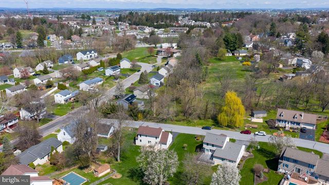 142 HOSTETTER LN, Lancaster, PA 17602