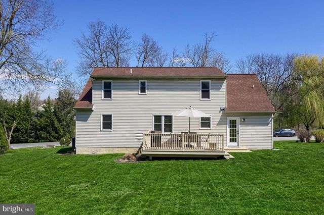 142 HOSTETTER LN, Lancaster, PA 17602