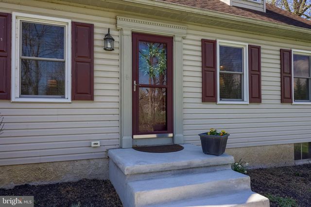 142 HOSTETTER LN, Lancaster, PA 17602