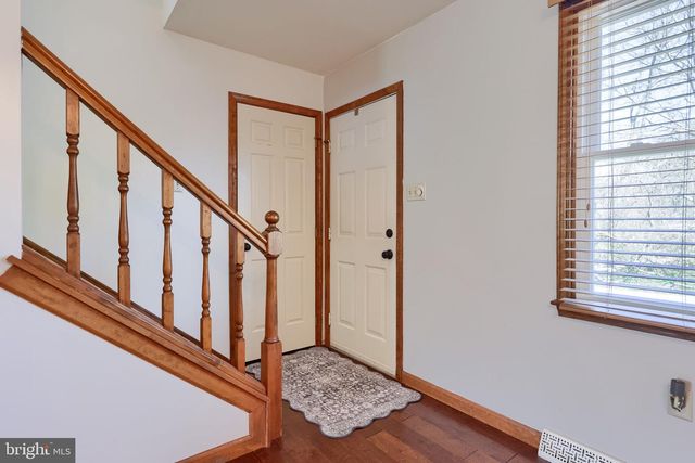 142 HOSTETTER LN, Lancaster, PA 17602