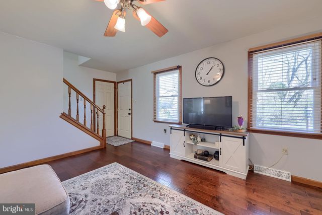 142 HOSTETTER LN, Lancaster, PA 17602