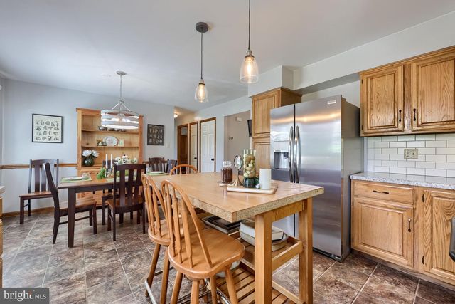 142 HOSTETTER LN, Lancaster, PA 17602