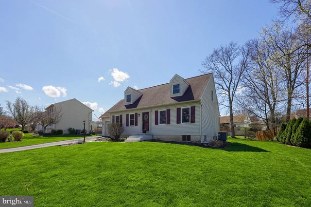 142 HOSTETTER LN, Lancaster, PA 17602