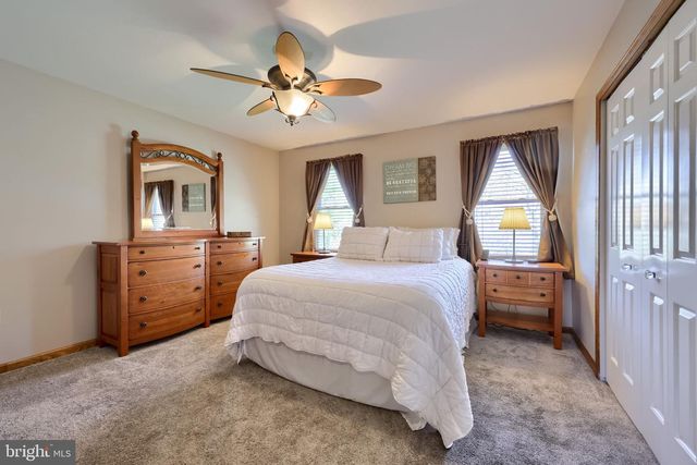 142 HOSTETTER LN, Lancaster, PA 17602