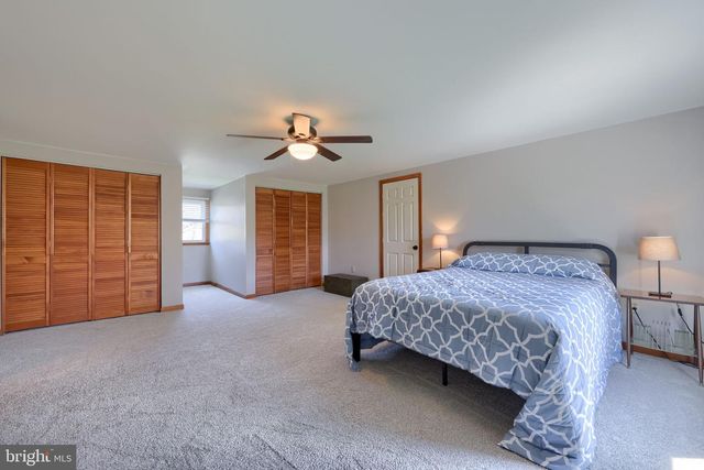 142 HOSTETTER LN, Lancaster, PA 17602