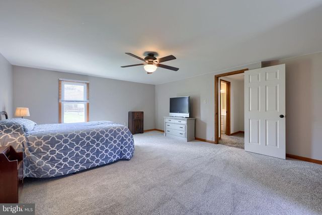 142 HOSTETTER LN, Lancaster, PA 17602