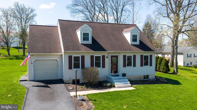 142 HOSTETTER LN, Lancaster, PA 17602