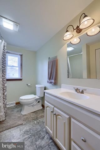 142 HOSTETTER LN, Lancaster, PA 17602