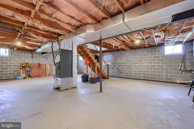 142 HOSTETTER LN, Lancaster, PA 17602